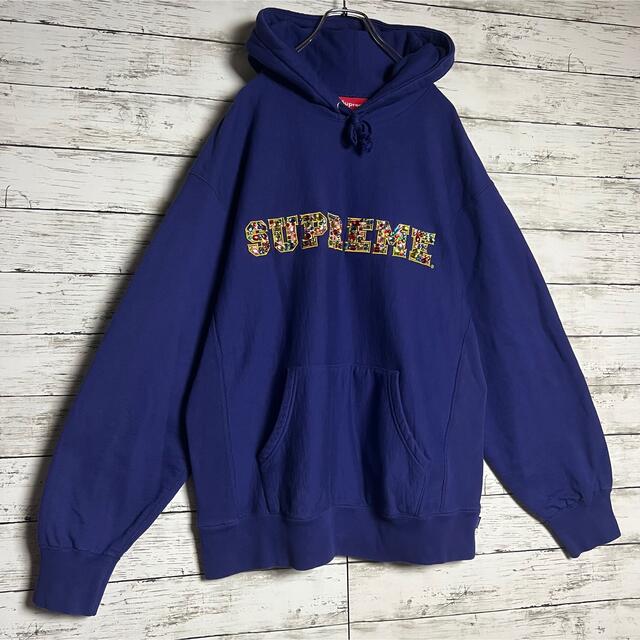 【即完売】 Supreme センターロゴ  ビーズ キラキラ 入手困難 パーカー