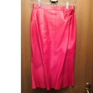 エポカ(EPOCA)のEPOCA エポカ 深紅 赤 羊 レザースカート(ひざ丈スカート)