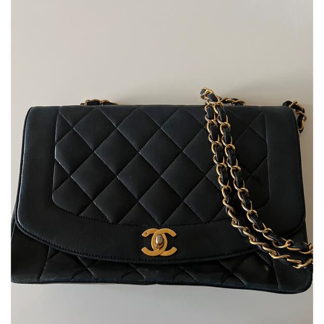 CHANEL(シャネル)のシャネル　ダイアナマトラッセ　チェーンショルダーバック レディースのバッグ(ショルダーバッグ)の商品写真