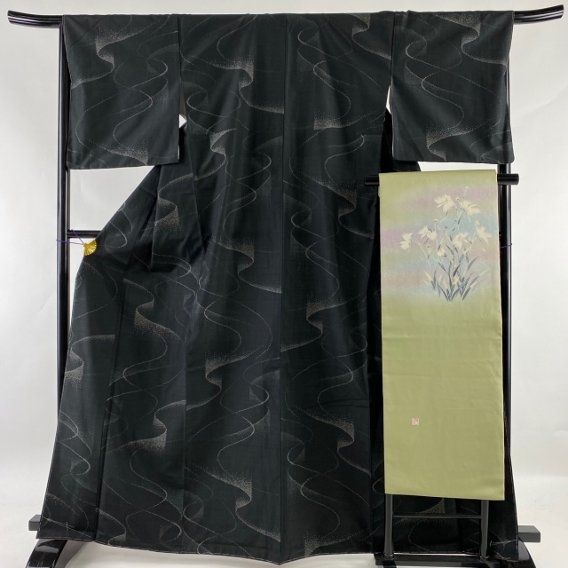 注目 紬 美品 秀品 身丈165cm 裄丈66.5cm 正絹 【中古】 着物 - traama