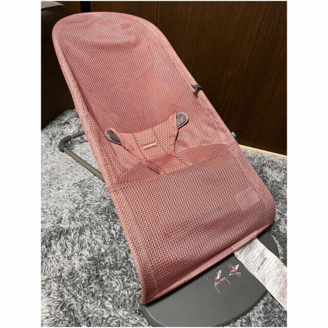 BABYBJORN(ベビービョルン)の美品　ベビービョルン  ブリス　エアー　ソフト　バウンサー　メッシュ　ピンク キッズ/ベビー/マタニティの寝具/家具(その他)の商品写真