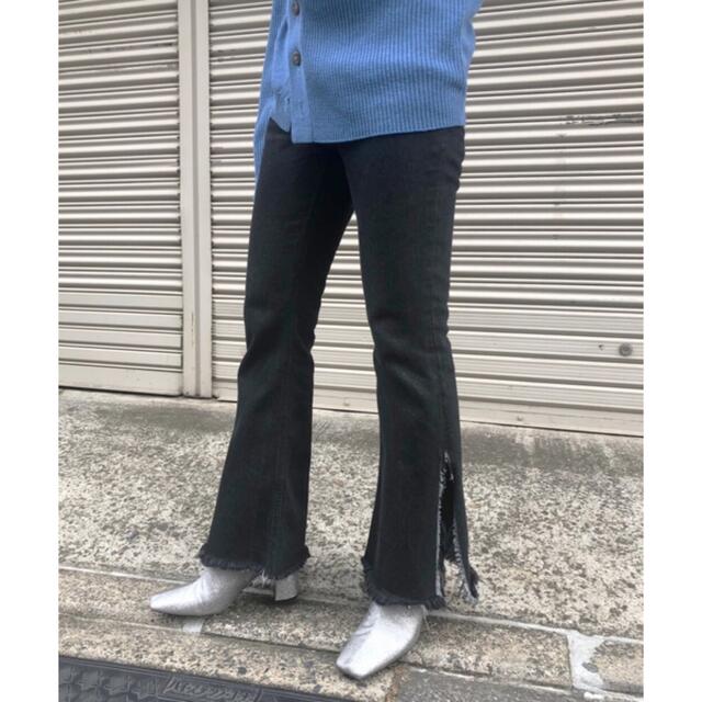 Ameri VINTAGE(アメリヴィンテージ)のAmeri VINTAGE SLIT FLARE DENIM PANTS レディースのパンツ(デニム/ジーンズ)の商品写真