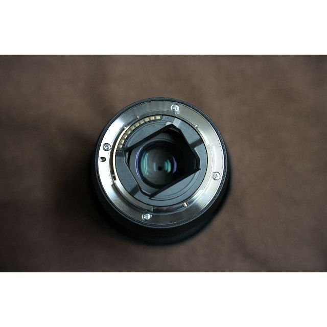 SONY(ソニー)のSONY単焦点レンズ FE 20mm F1.8 G SEL20F18G スマホ/家電/カメラのカメラ(レンズ(単焦点))の商品写真