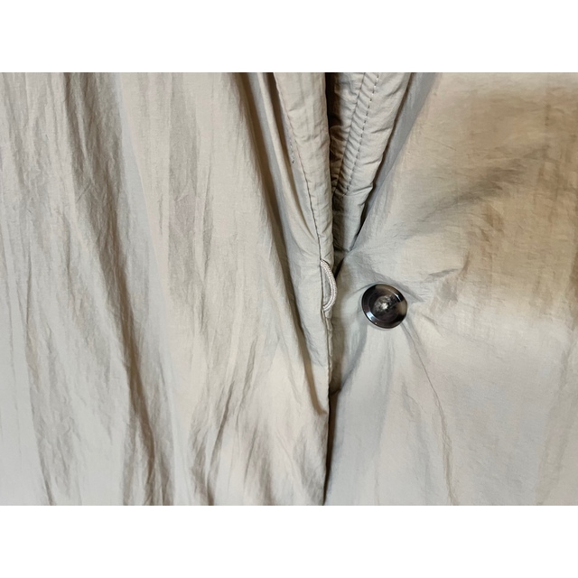 FELISSIMO(フェリシモ)のSUNNY CLOUDS 極軽ダウンコート ベージュ MP レディースのジャケット/アウター(ダウンコート)の商品写真