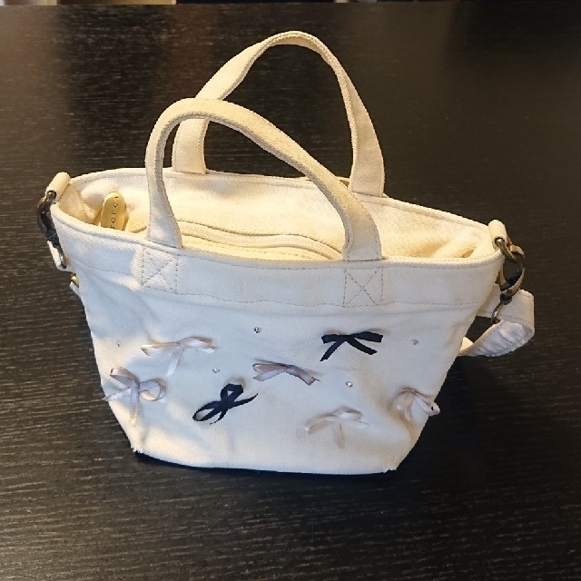 TOCCA ショルダーバッグ ホワイト | フリマアプリ ラクマ 【新品】tocca ショルダーバッグ