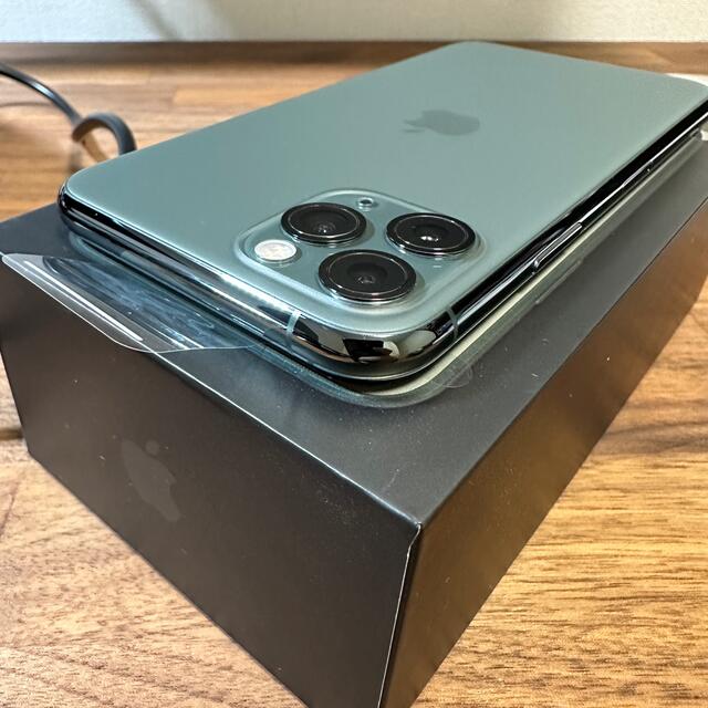 iPhone(アイフォーン)のiPhone 11Pro 256GB ミッドナイトグリーン 超美品 スマホ/家電/カメラのスマートフォン/携帯電話(スマートフォン本体)の商品写真