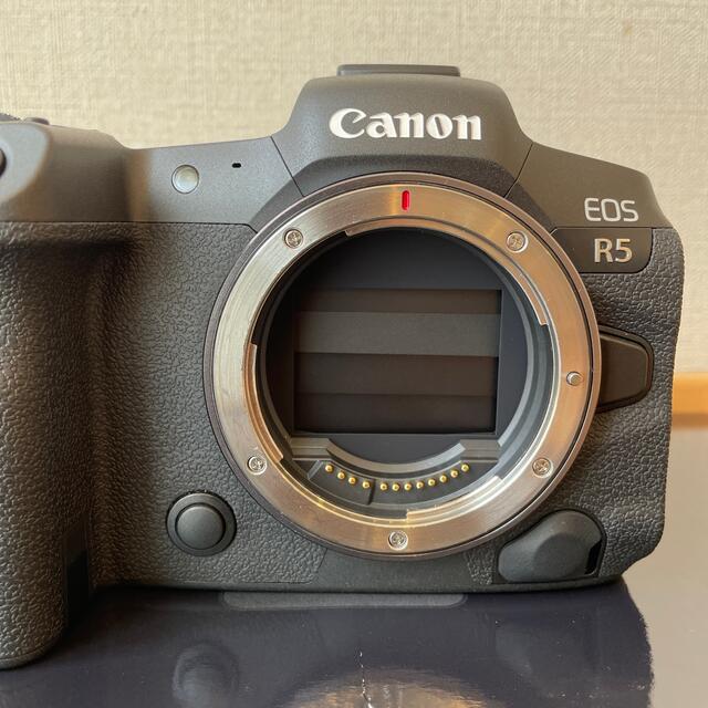 Canon(キヤノン)のCanon EOS R5 極美品 スマホ/家電/カメラのカメラ(ミラーレス一眼)の商品写真