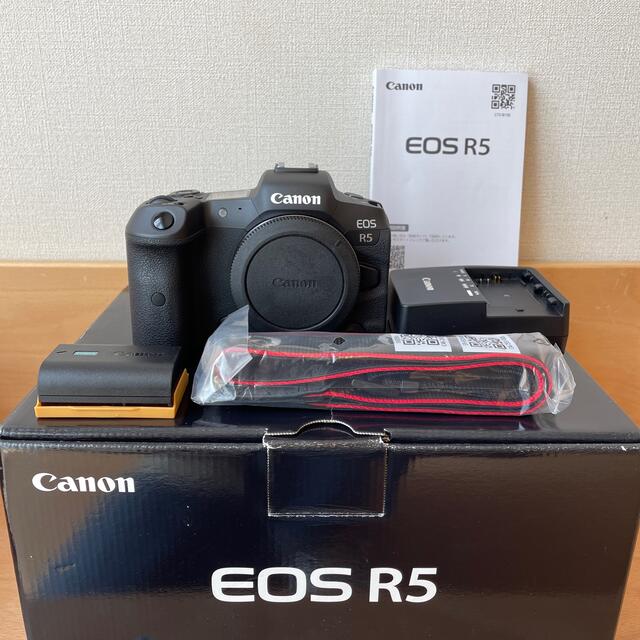 Canon(キヤノン)のCanon EOS R5 極美品 スマホ/家電/カメラのカメラ(ミラーレス一眼)の商品写真