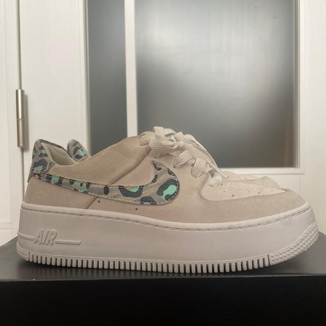 NIKE WMNS AIR FORCE1 SAGE LOW CQ7511-071 レディースの靴/シューズ(スニーカー)の商品写真