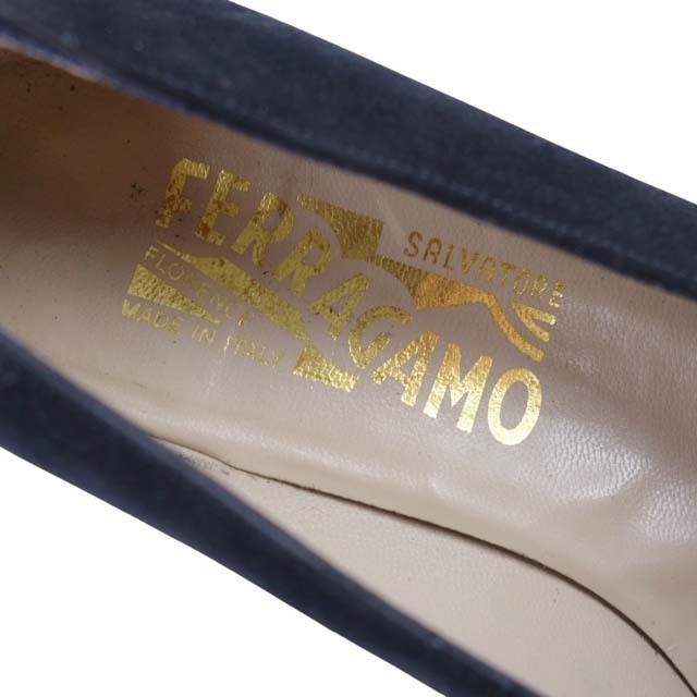 値下げ‼️フェラガモ　ヴァラパンプス　型押しクロコ　ブラック　6 1/2C 美品】Ferragamo ヴァラ パンプス 24cm ブラック クロコ型押し