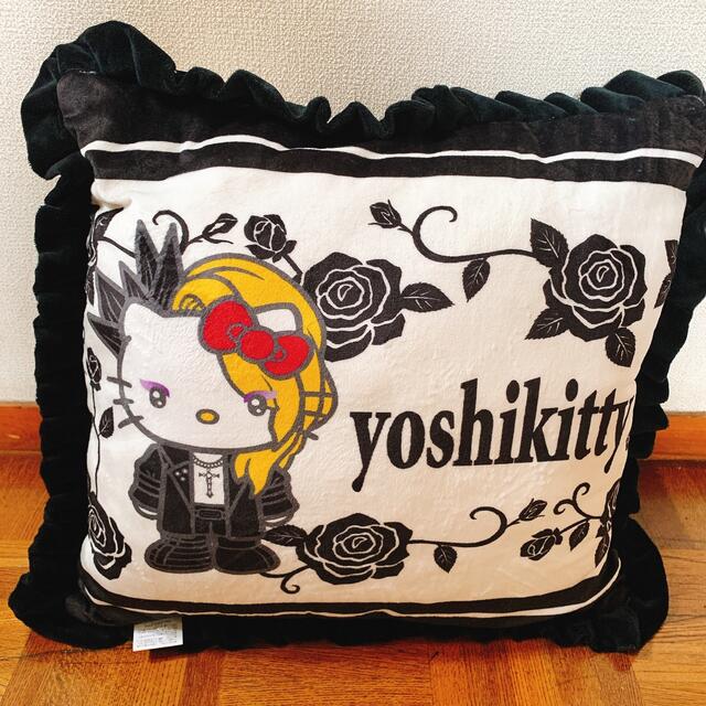 YOSHIKIkitty クッション　白 インテリア/住まい/日用品のインテリア小物(クッション)の商品写真