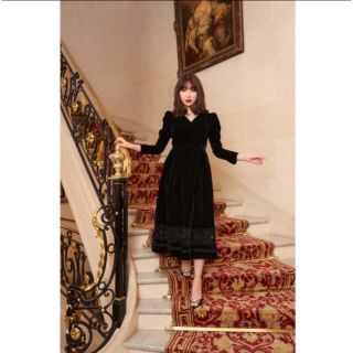 ハーリップトゥ(Her lip to)のEmbroidered Velour Midi Dress(ロングワンピース/マキシワンピース)