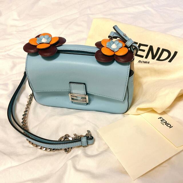 FENDI(フェンディ)のFENDIフェンディ ダブルマイクロバゲットバッグ花モチーフ レディースのバッグ(ショルダーバッグ)の商品写真