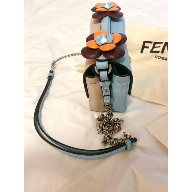 FENDI(フェンディ)のFENDIフェンディ ダブルマイクロバゲットバッグ花モチーフ レディースのバッグ(ショルダーバッグ)の商品写真