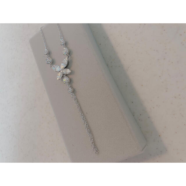 ZARA(ザラ)のバタフライ タッセル ダイヤ ネックレス ピアス セット シルバー  揺れる  レディースのアクセサリー(ピアス)の商品写真
