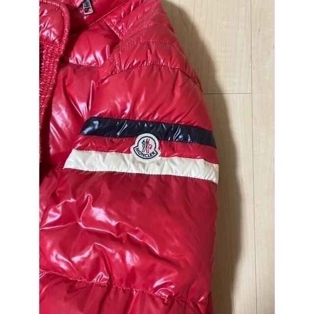 MONCLER(モンクレール)のMONCLER 赤ダウンジャケット メンズのジャケット/アウター(ダウンジャケット)の商品写真