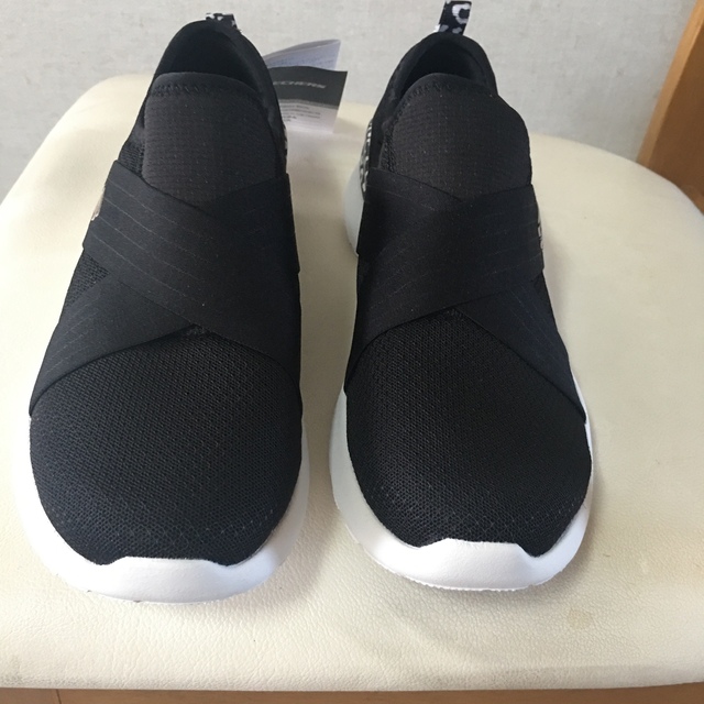 SKECHERS(スケッチャーズ)のスケッチャーズ　ＳＫＥＣＨＥＲＳ　　　　　　２５CM     新品未使用品 レディースの靴/シューズ(スニーカー)の商品写真