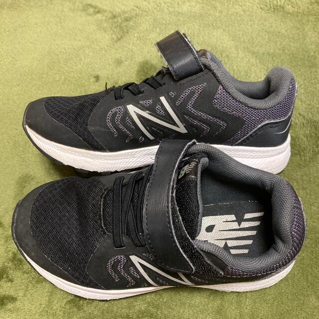 New Balance(ニューバランス)の子供用　ニューバランス　スニーカー キッズ/ベビー/マタニティのキッズ靴/シューズ(15cm~)(スニーカー)の商品写真