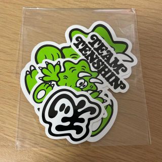 undefeated × verdy ステッカー 限定 非売品