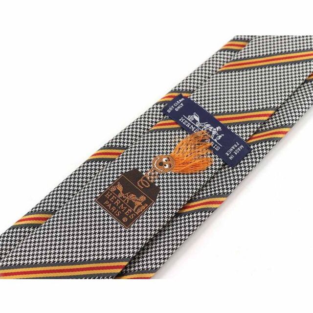 Hermes(エルメス)の未使用 エルメス HERMES ネクタイ シルク 100% グレー レッド イエロー 千鳥格子 ストライプ Tie メンズのファッション小物(ネクタイ)の商品写真