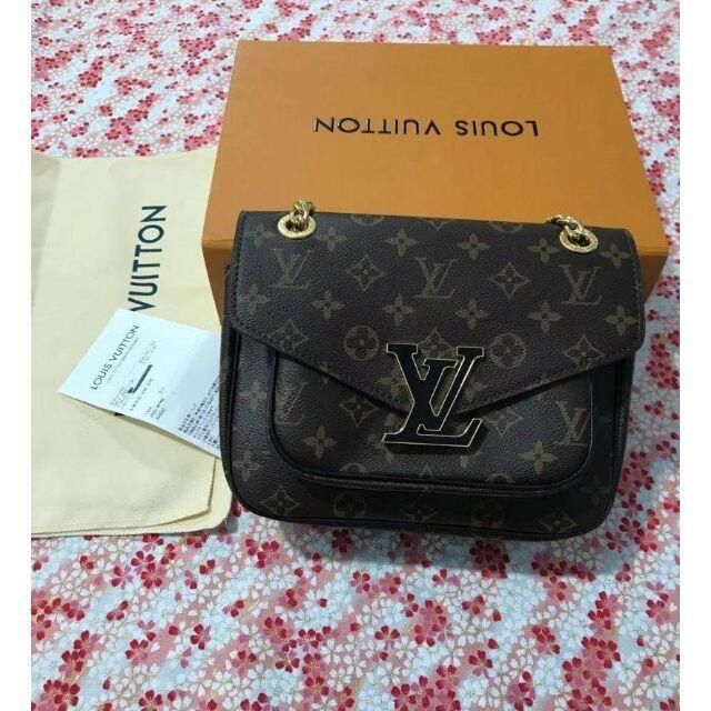 LOUIS VUITTON - ルイ ヴィトン パッシー ショルダーバッグの通販 by Alfred's shop｜ルイヴィトンならラクマ