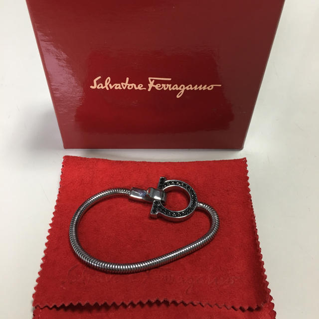 Salvatore Ferragamo(サルヴァトーレフェラガモ)の週末セール！正規品 フェラガモ ブレスレット 入学式などに… レディースのアクセサリー(ブレスレット/バングル)の商品写真