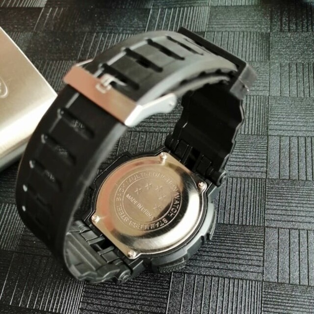 新品 送料無料 海外 HONHX 多機能 LED 腕時計デジタル ブラック
