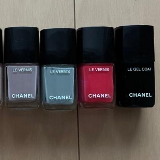 CHANEL(シャネル)のciy様専用 CHANEL ネイル 4本セット コスメ/美容のネイル(マニキュア)の商品写真