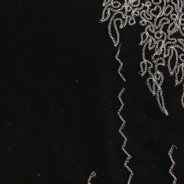ISSEY MIYAKE(イッセイミヤケ)のイッセイミヤケ フェット Tシャツ カットソー 半袖 刺繍 03 黒 シルバー レディースのトップス(Tシャツ(半袖/袖なし))の商品写真