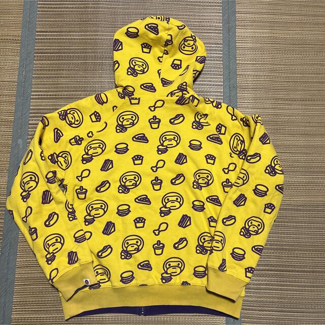 A BATHING APE(アベイシングエイプ)のAPE BAPE KAWS BABY MILO リバーシブル　パーカー　s メンズのトップス(パーカー)の商品写真