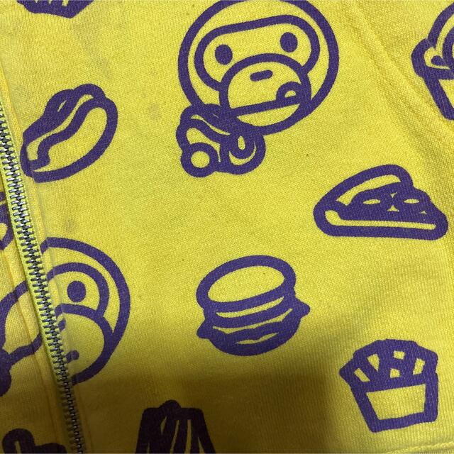 A BATHING APE(アベイシングエイプ)のAPE BAPE KAWS BABY MILO リバーシブル　パーカー　s メンズのトップス(パーカー)の商品写真