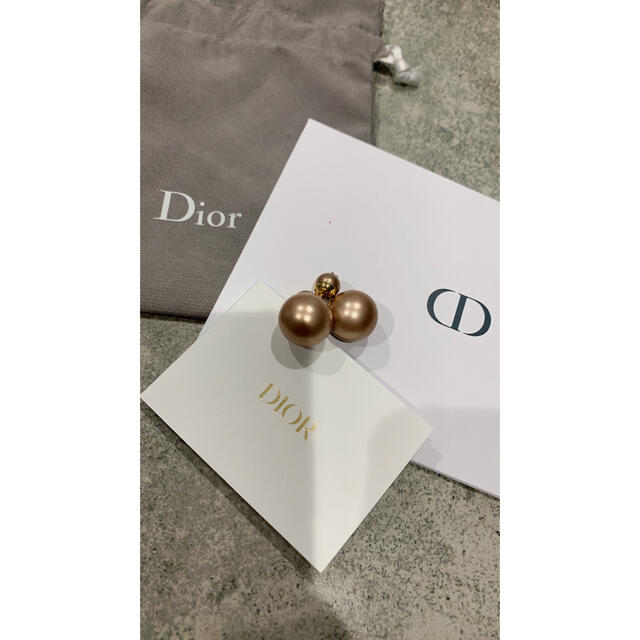 dior ディオール  トライバルピアス　パール　ベージュカラー