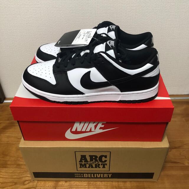 NIKE(ナイキ)の新品 正規品 nike dunk low panda ナイキ ダンク パンダ メンズの靴/シューズ(スニーカー)の商品写真