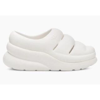 早い者勝ち♡UGG 厚底サンダル 人気完売品✨ UGGの新作厚底サンダル、見た目の可愛さもさることながら脚盛れ