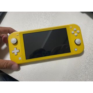 ニンテンドースイッチ(Nintendo Switch)の任天堂スイッチライトSWITCH LITE イエロー(携帯用ゲーム機本体)