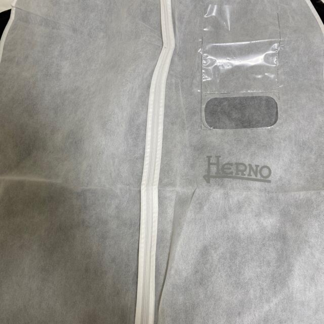 HERNO(ヘルノ)の【専用】HERNO ヘルノ ダウンコート 38 国内正規品 レディースのジャケット/アウター(ダウンコート)の商品写真