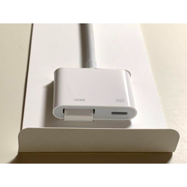 Apple(アップル)の【美品】純正 Lightning - Digital AV Adapter スマホ/家電/カメラのテレビ/映像機器(映像用ケーブル)の商品写真