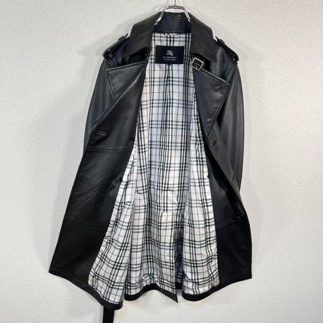 人気商品の BURBERRY トレンチコート チェック ロゴ 黒色 【美品
