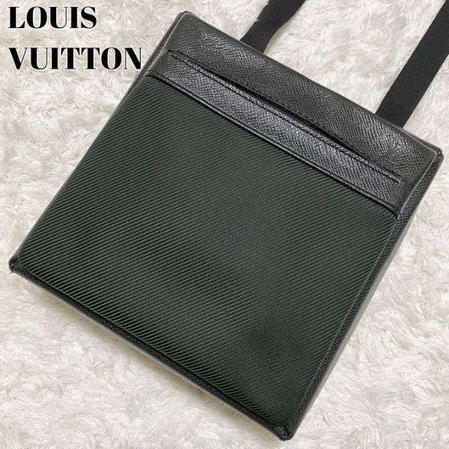 LOUIS VUITTON(ルイヴィトン)の【極美品】ルイヴィトン タイガ サヤン ショルダーバッグ ブラック グリーン メンズのバッグ(ショルダーバッグ)の商品写真