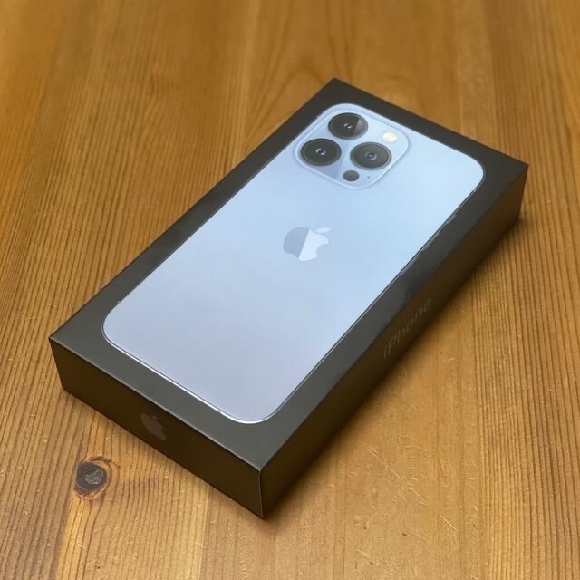 iPhone 13 Pro シエラブルー Casefinite付