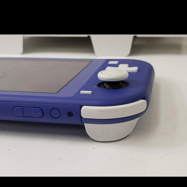 Switch ライト　ブルー エンタメ/ホビーのゲームソフト/ゲーム機本体(携帯用ゲーム機本体)の商品写真