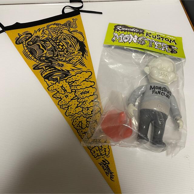 HEADLOCKSTUDIO Knuckle kun & ペナント セット - フィギュア HEADLOCKSTUDIO Knuckle kun & ペナント セット - フィギュア