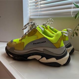 バレンシアガ(Balenciaga)の【美品】Balenciaga triple s ネオンイエロー　39(スニーカー)