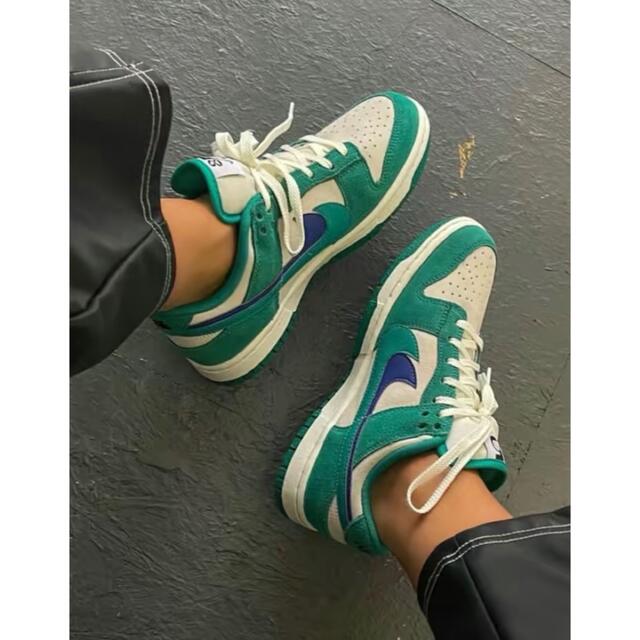 メンズ26cm NIKE W DUNK LOW SE DO9457-101 Green