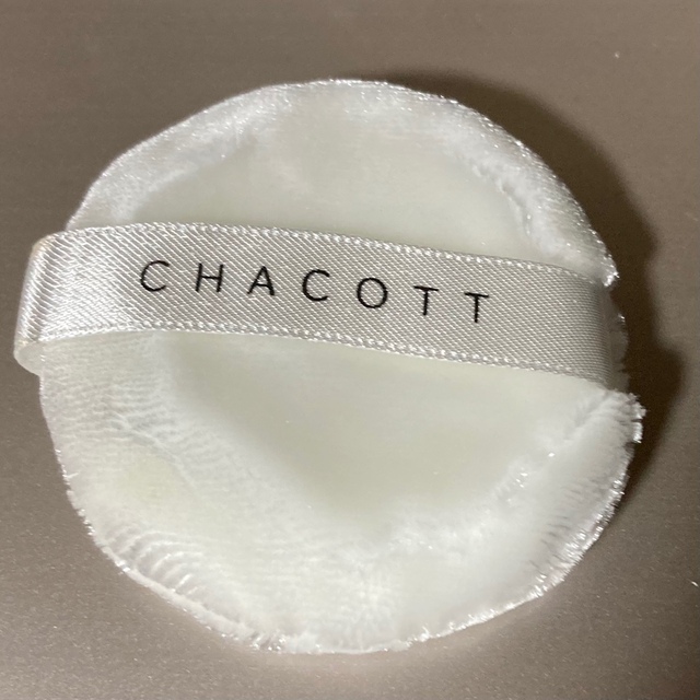 CHACOTT(チャコット)のチャコットパフ付フォープロフェショナルズフィニッシングパウダー784オ－クル01 コスメ/美容のベースメイク/化粧品(フェイスパウダー)の商品写真