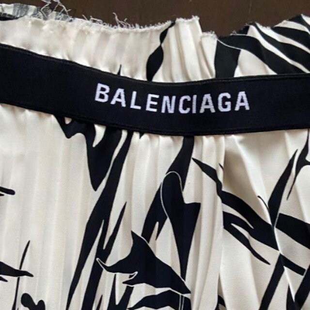 BALENCIAGA(バレンシアガ)プリーツスカートお値打ち