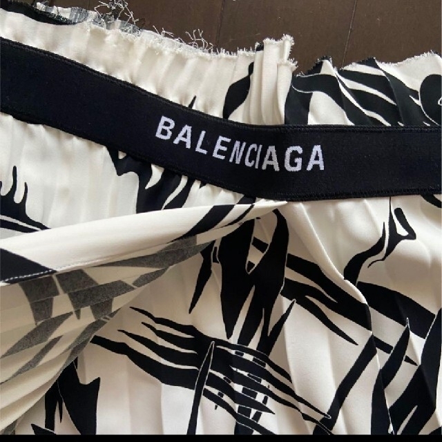 BALENCIAGA(バレンシアガ)プリーツスカートお値打ち