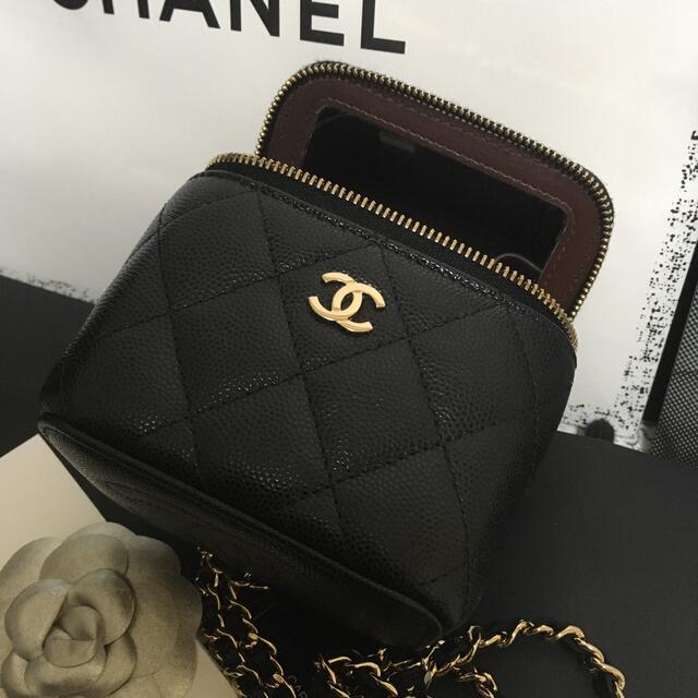 CHANEL(シャネル)の専用♡新品同様♡シャネル  チェーンショルダーバッグ キャビアスキン正規品 レディースのバッグ(ショルダーバッグ)の商品写真