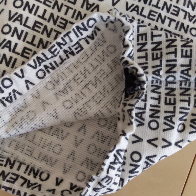 VALENTINO(ヴァレンティノ)のVALENTINO袋 レディースのバッグ(ショップ袋)の商品写真