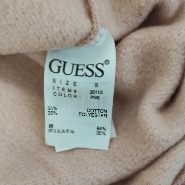 GUESS(ゲス)のGUESS レディース トレーナー 　 裏起毛 コストコ ワンポイント ワッペン レディースのトップス(トレーナー/スウェット)の商品写真